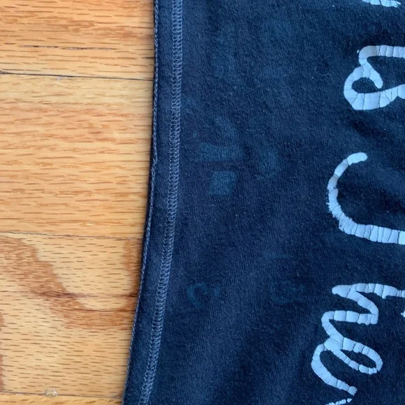 🛑 SOLD! 🛑 American Eagle. Black V-Neck T-Shirt with White Graphic. Size medium. - Picture 5 of 12